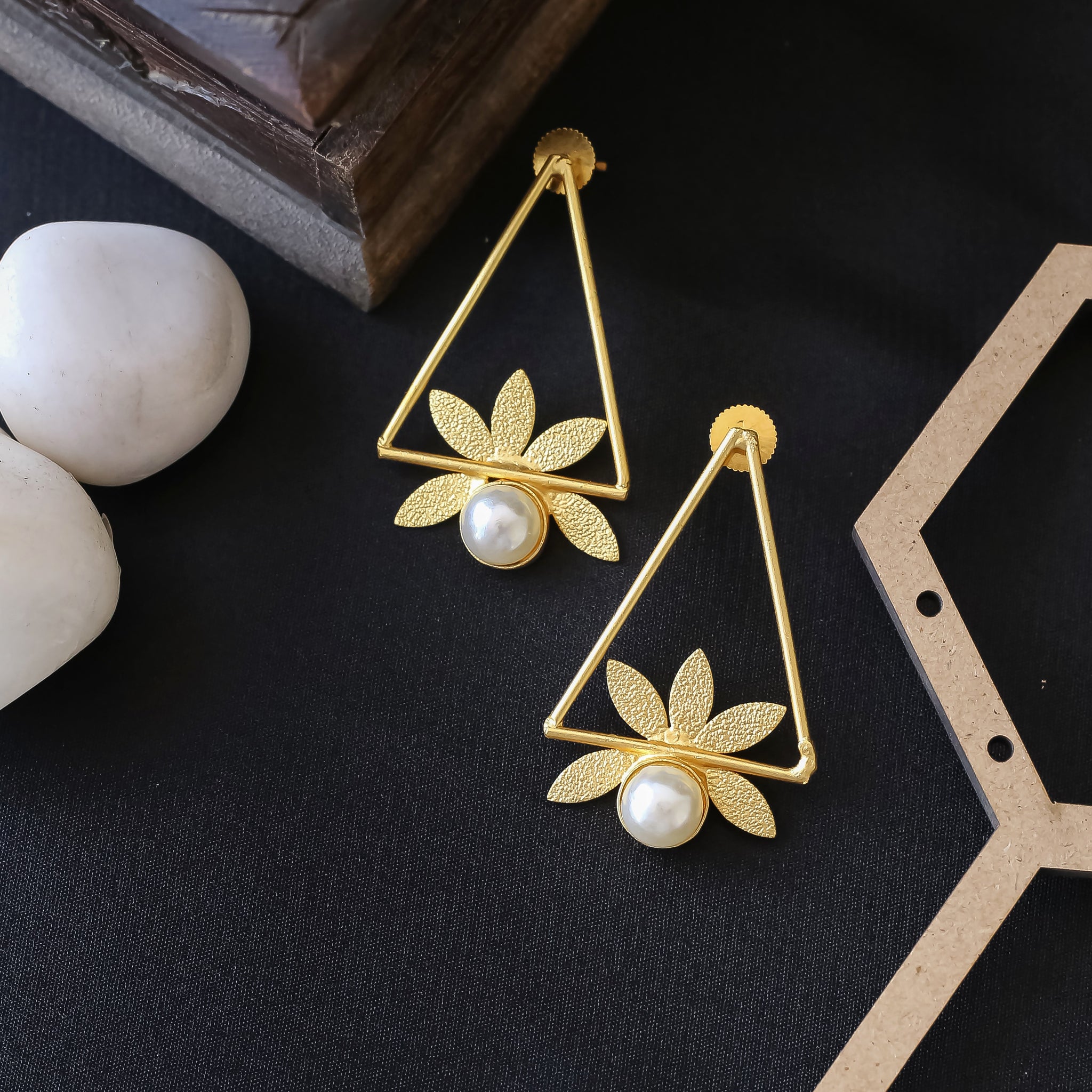 Rosa Triangular Earring