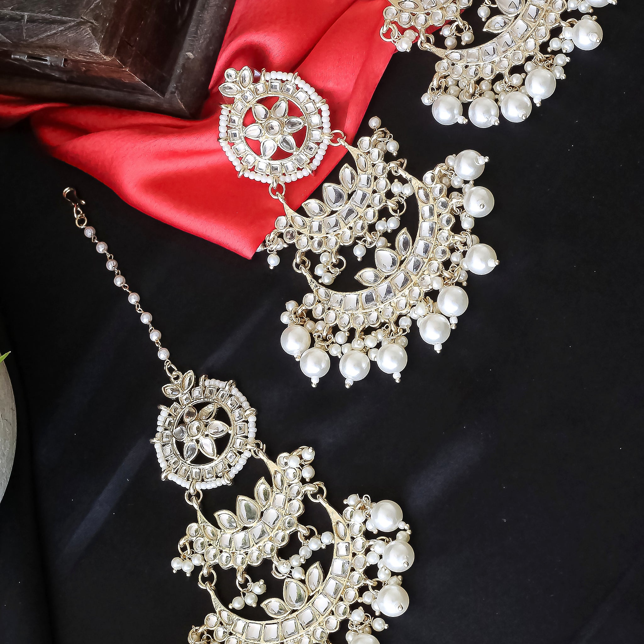 Jasgun Ivory Tikka-Earrings Set