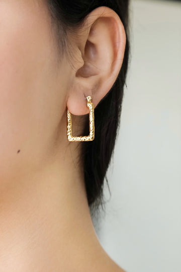 Salve Squared Dainty Hoops