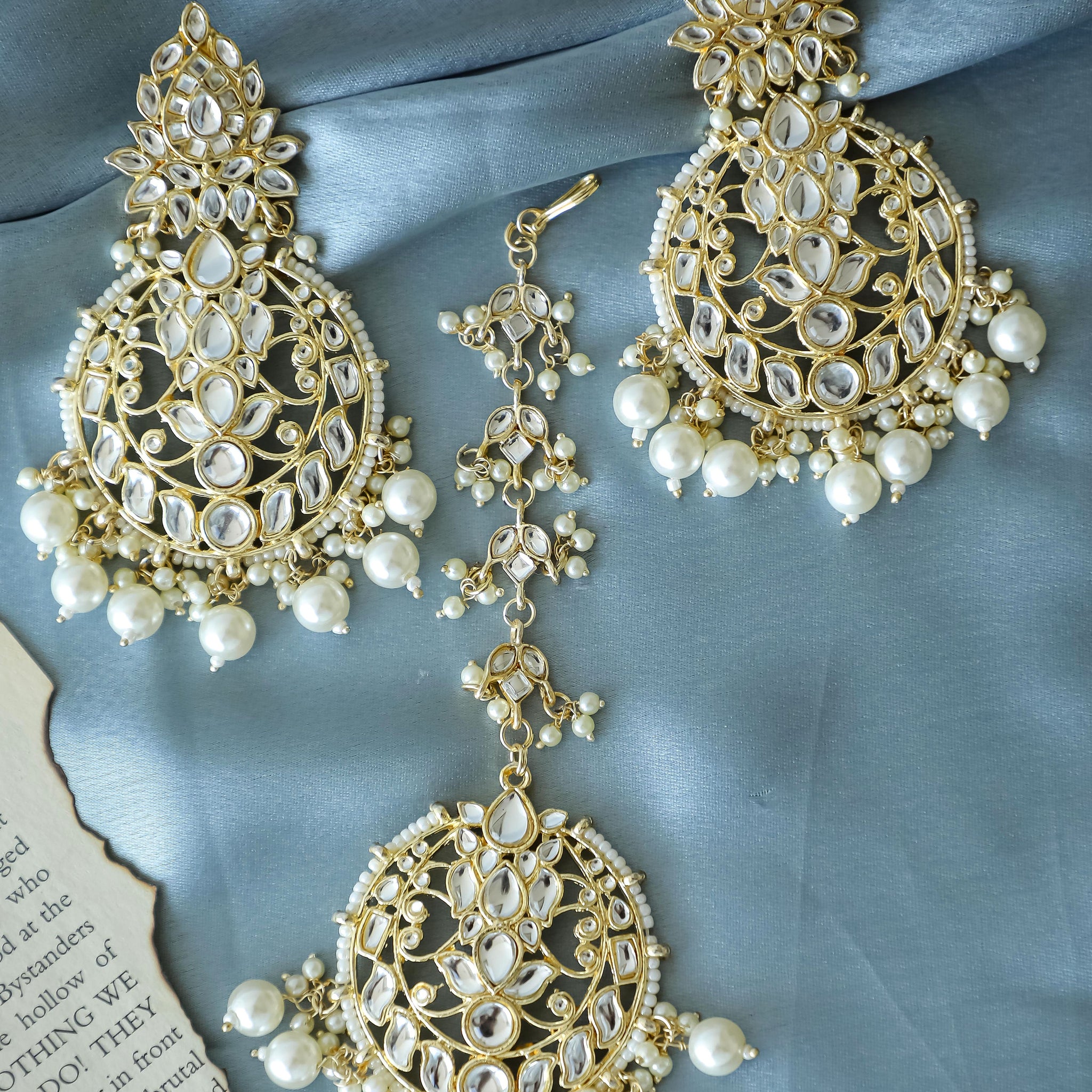 Jiya Classic Tikka Earrings Set