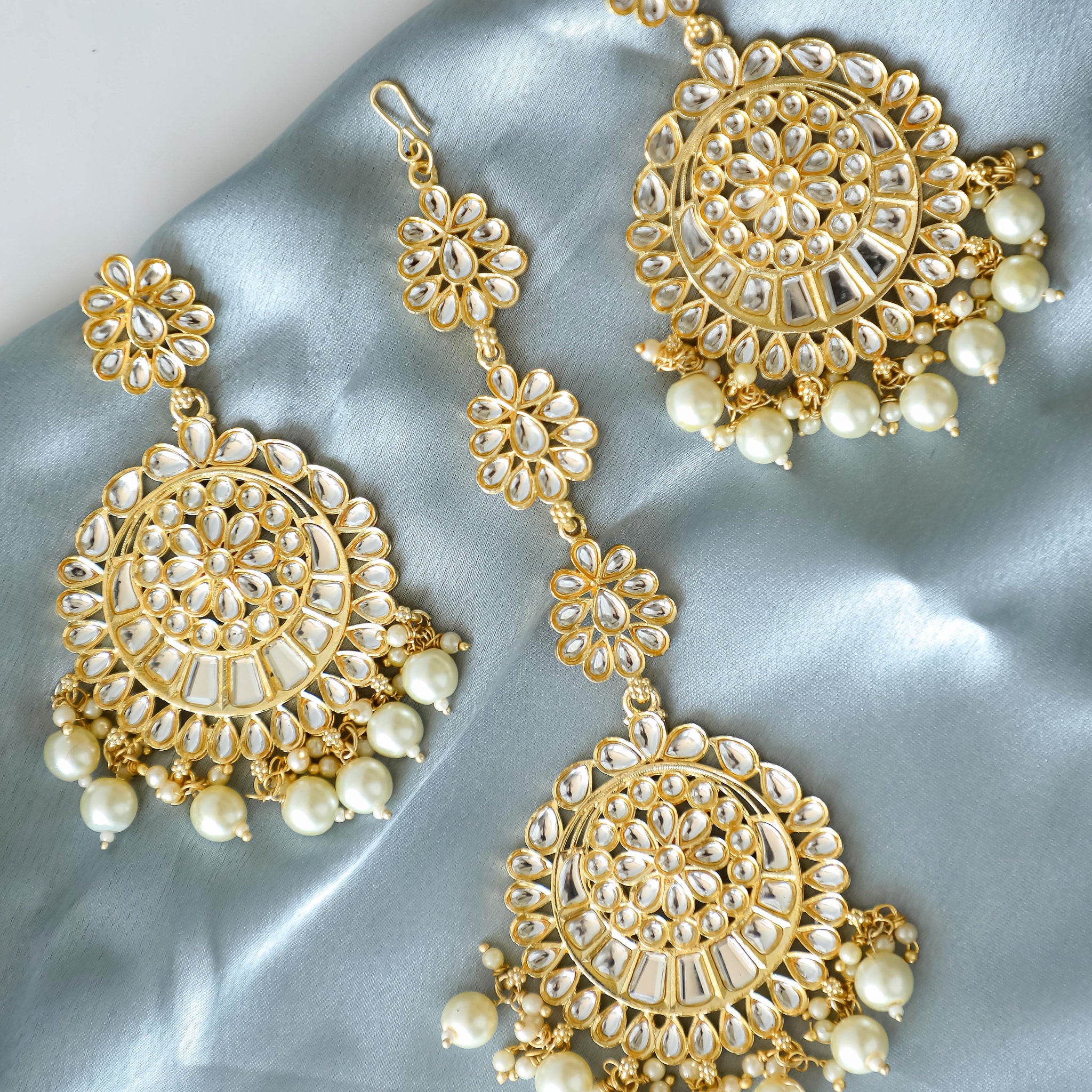 Aarvi Kundan Tikka Earrings Set